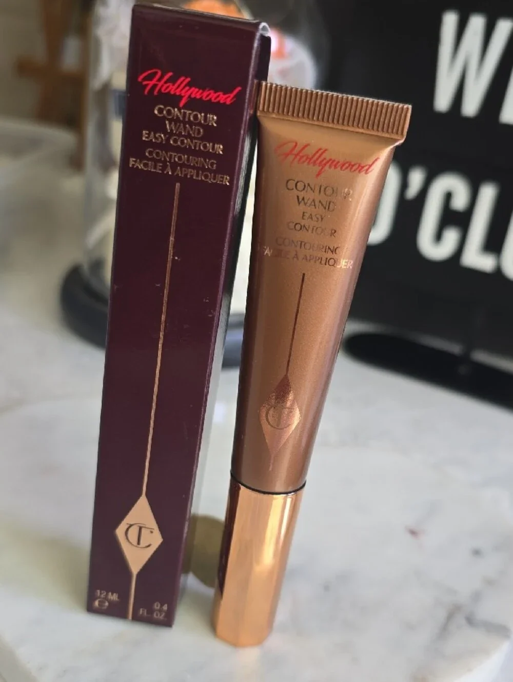Charlotte Tilbury Hollywood Contour Wand in Shimmery Bronze & Rose Gold